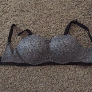 Victoria’s Secret VSX Sport sports bra. Sz 32DDD